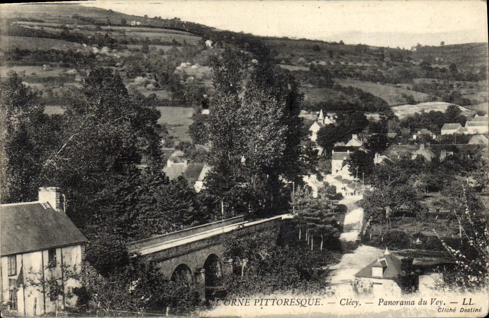 Panorama pintoresco de Clecy de la POSTAL de la VENDIMIA Orne de Vey