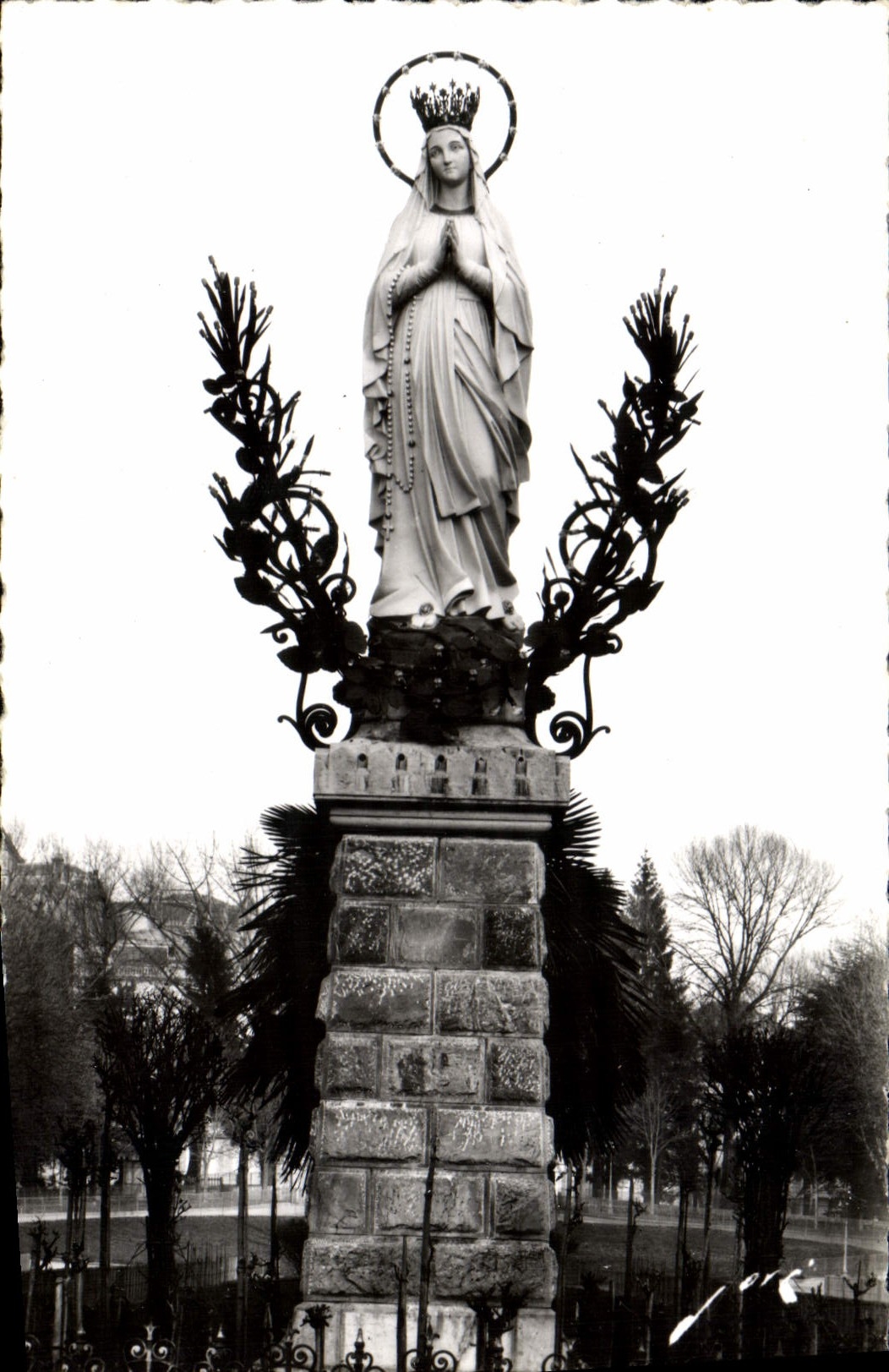 POSTAL MODERNA pesado la Virgen de la explanada