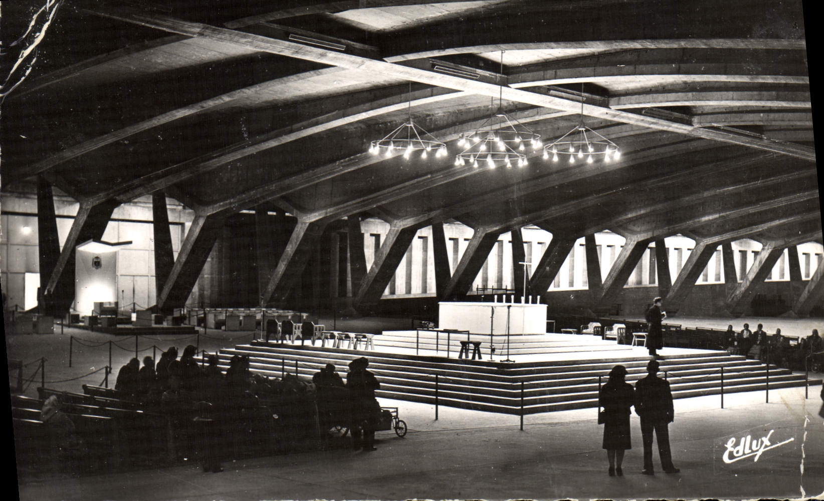 POSTAL MODERNA basílica subterráneo pesada