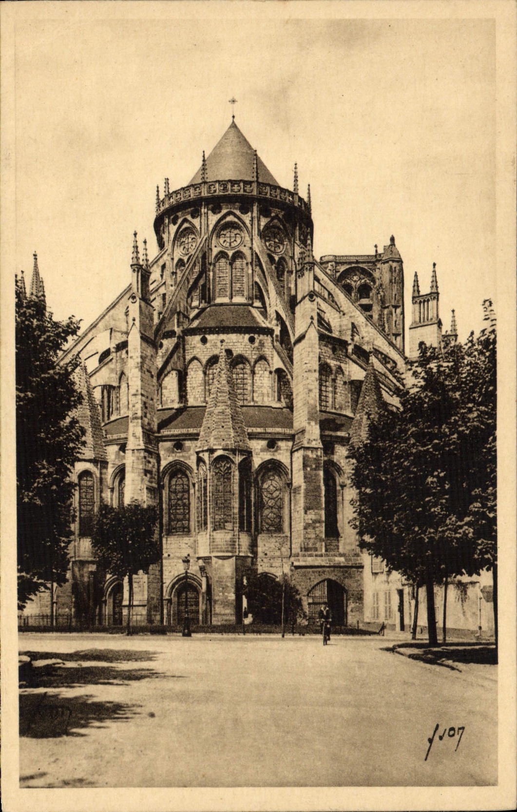 VINTAGE POSTCARD Bourges the Cathedral the Apse