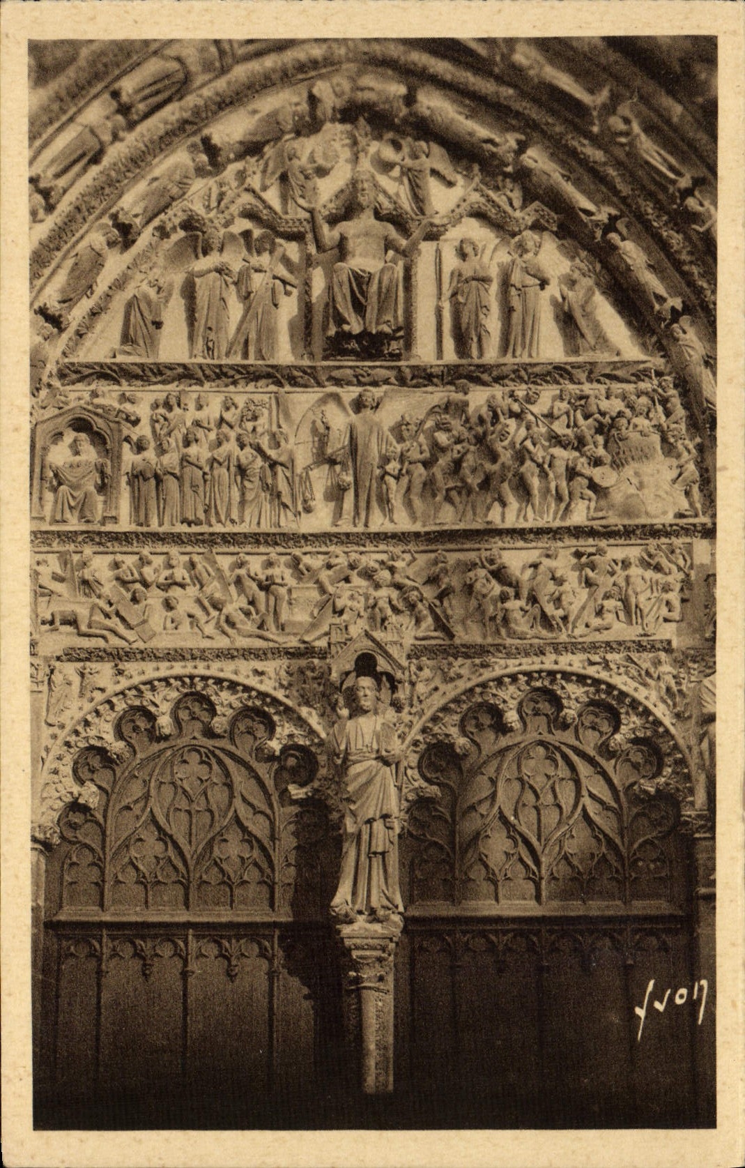 Puerta de Bourges Cental de la POSTAL de la VENDIMIA de la catedral el juicio pasado