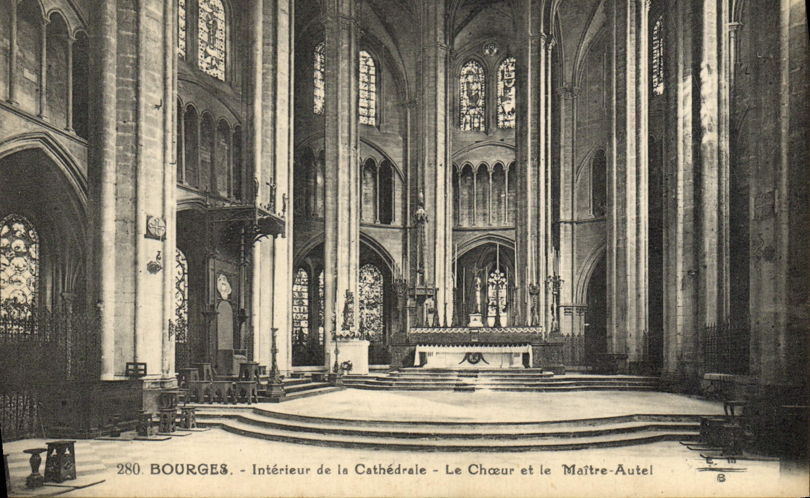 POSTAL Bourges interior de la VENDIMIA del estribillo de la catedral y del puente principal del horno