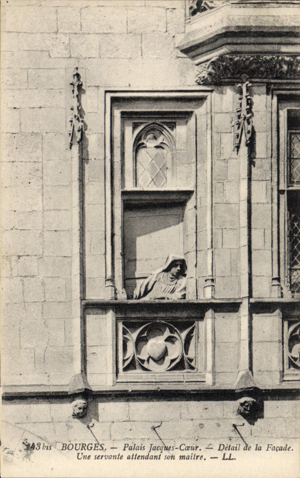 Detalle del corazón de Jacques del paladar de Bourges de la POSTAL de la VENDIMIA del ataque frontal un maidservant que aguarda su amo