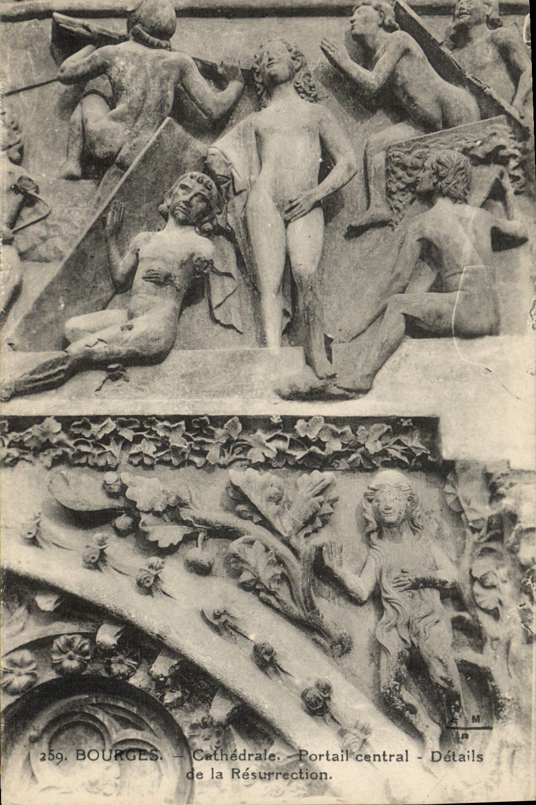 Detalles centrales de la puerta de la catedral de Bourges de la POSTAL de la VENDIMIA de la resurrección