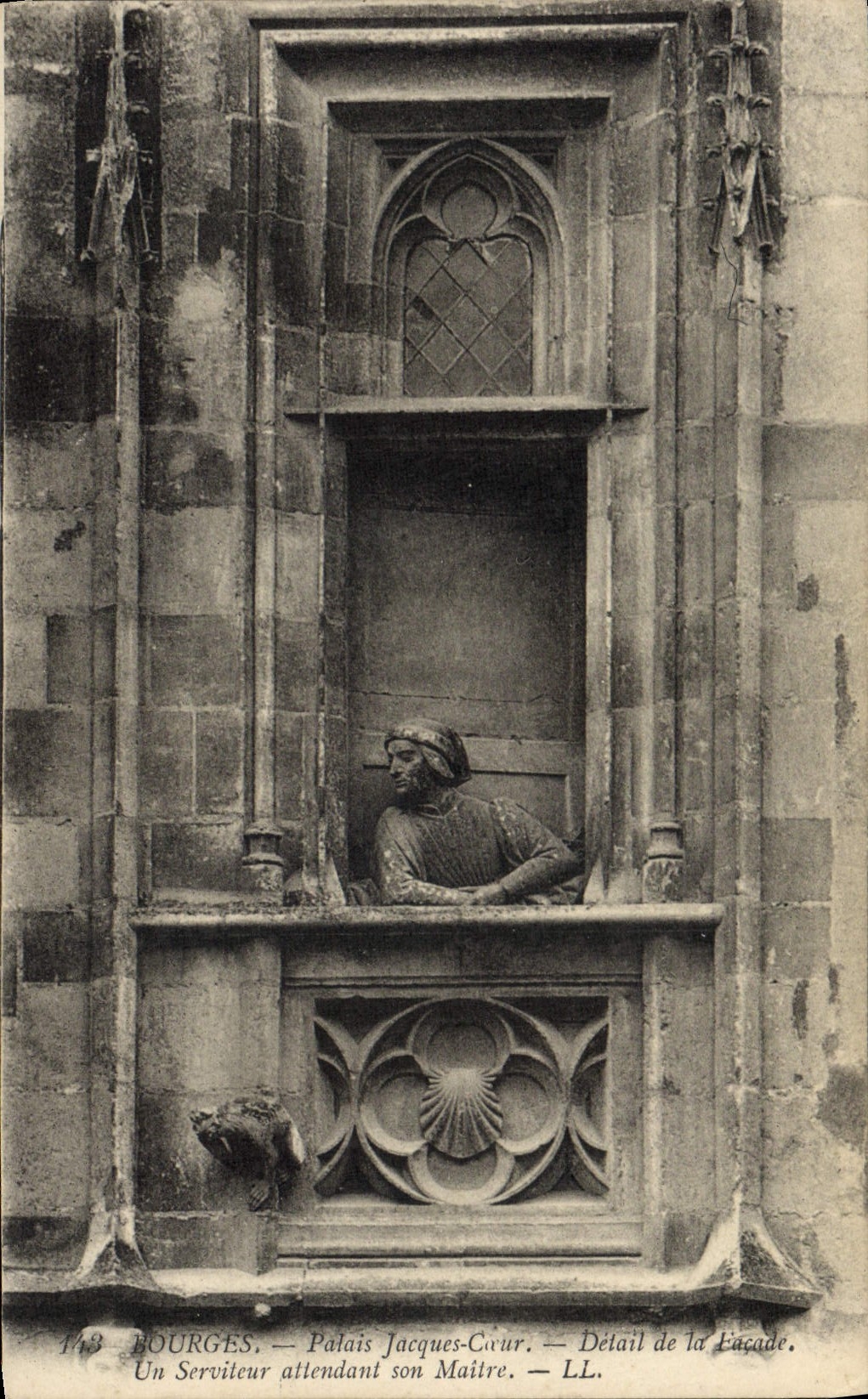 Detalle del corazón de Jacques del paladar de Bourges de la POSTAL de la VENDIMIA del ataque frontal un criado que aguarda su amo