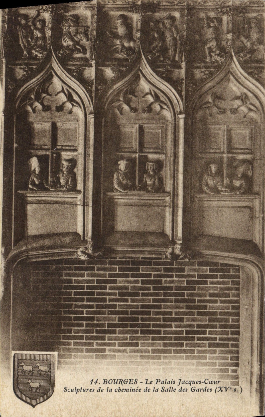 Esculturas del corazón de Jacques del paladar de Bourges de la POSTAL de la VENDIMIA de la chimenea del cuarto de los protectores