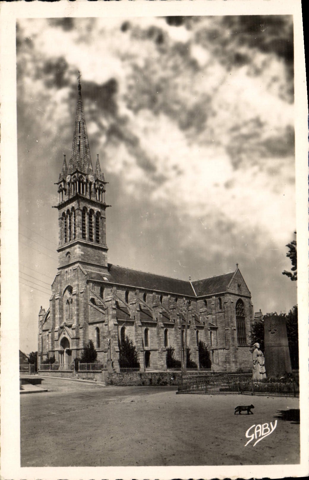 VINTAGE POSTCARD Holy Cast the Church
