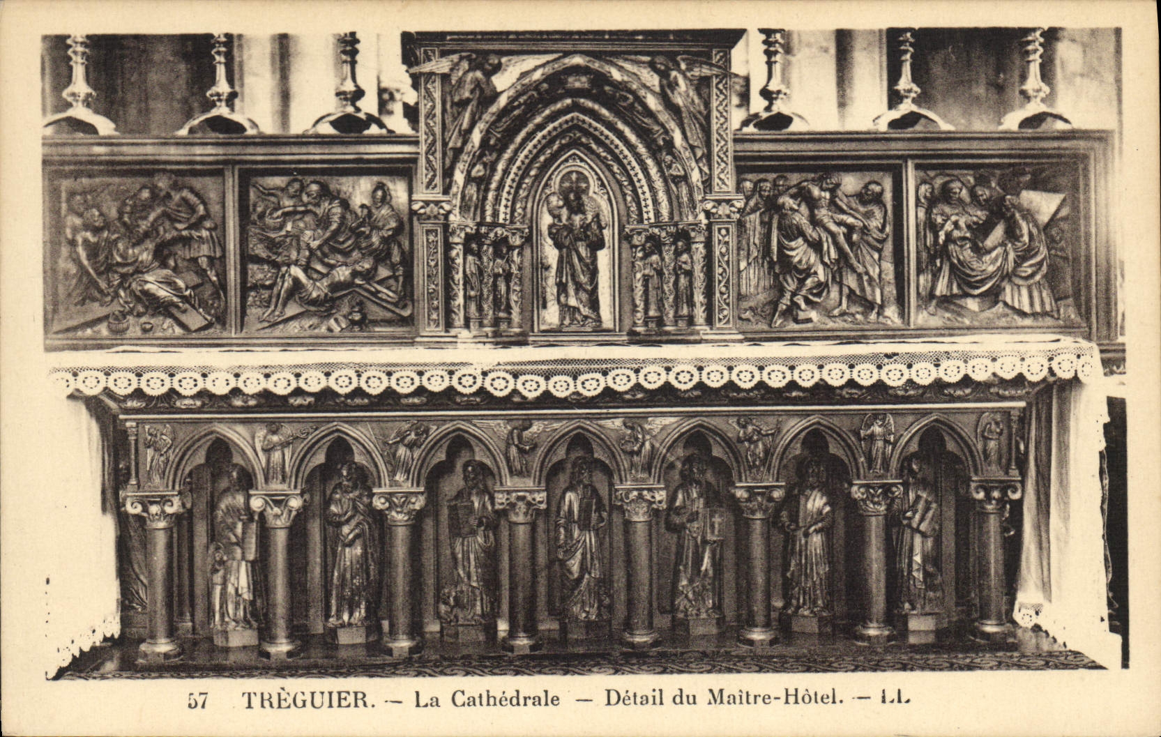 CPA Treguier La Cathedrale Detail du Maitre Hotel