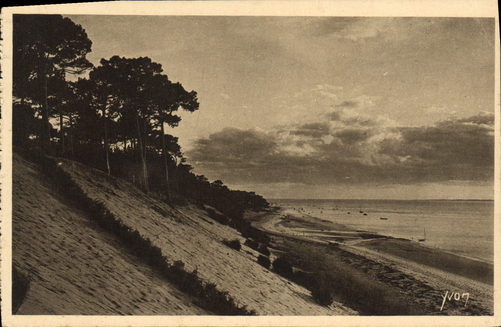 VINTAGE POSTCARD Moulleau Large Dunes of Abatilles With sight on the Master keys of the Basin of Arcachon