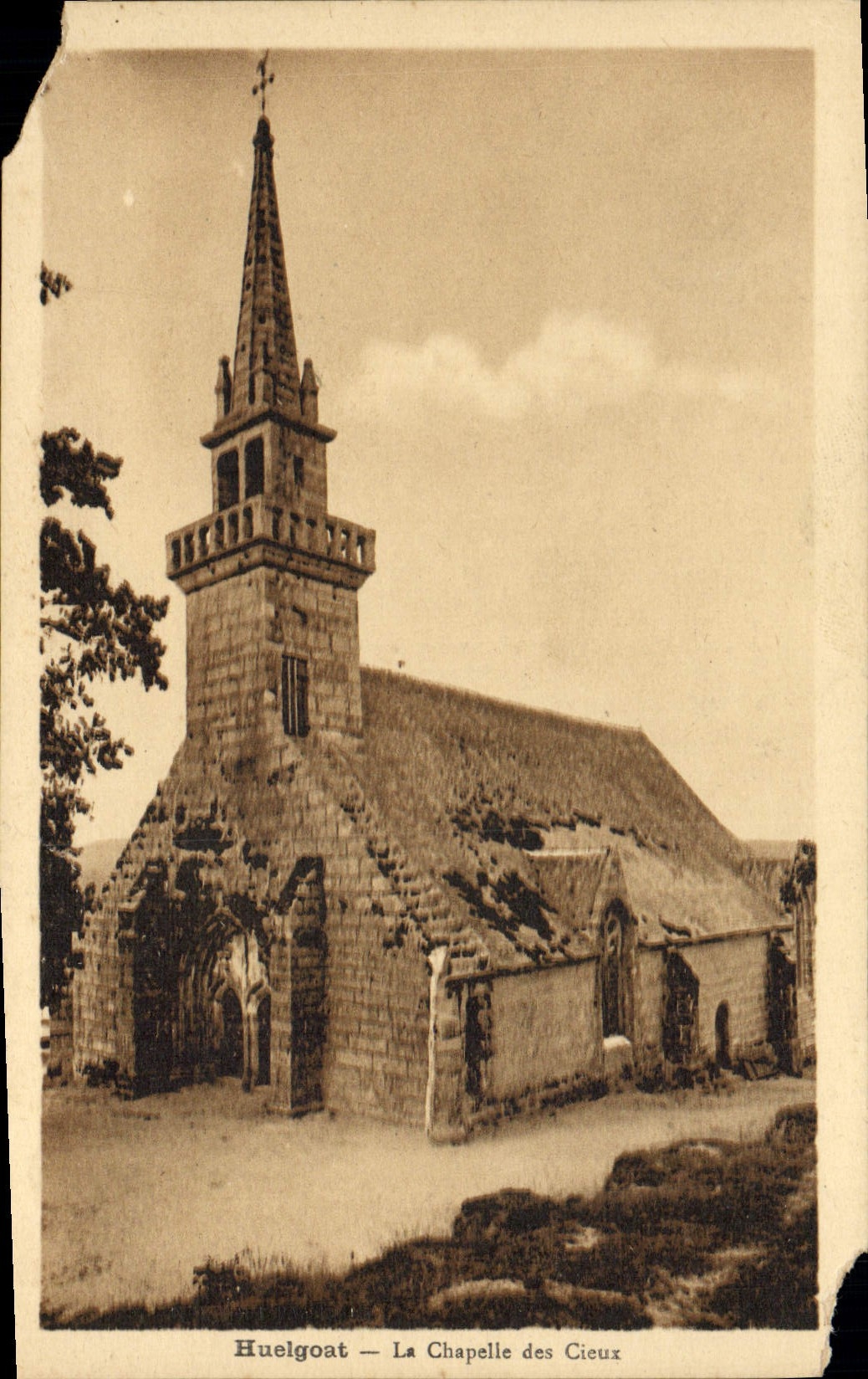 VINTAGE POSTCARD Huelgoat the Vault of Skies