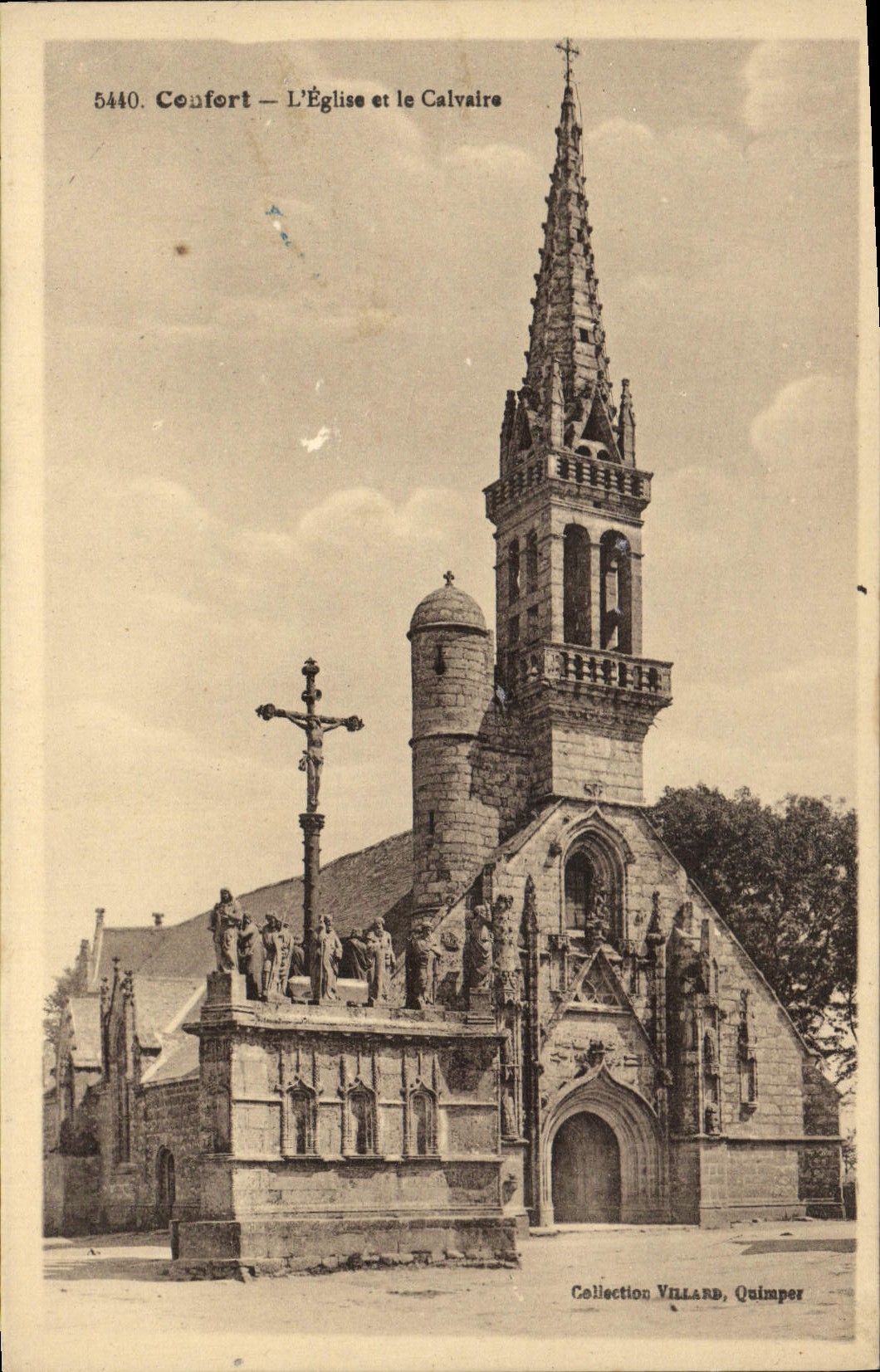 CPA Confort L'Eglise et le Calvaire