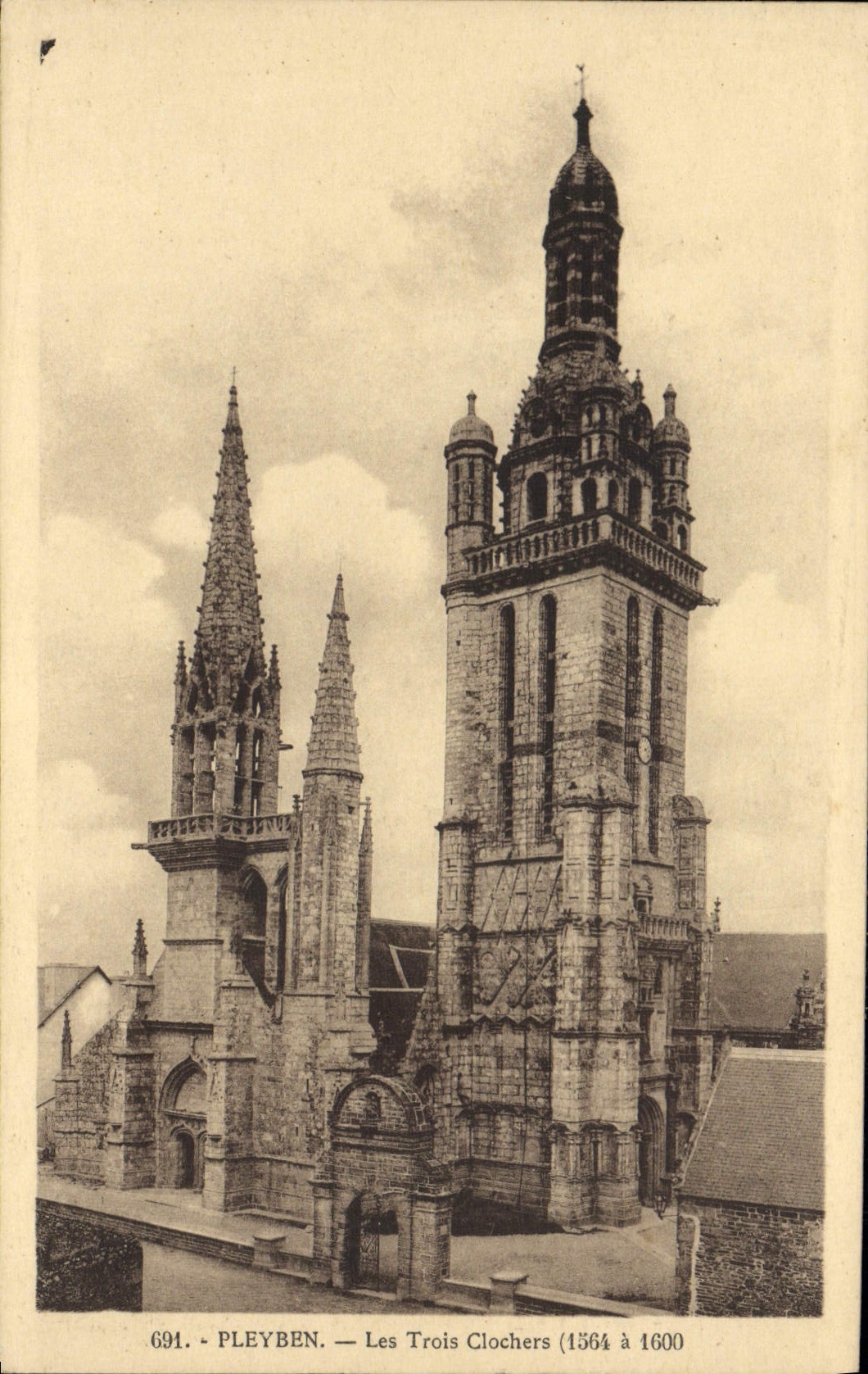 VINTAGE POSTCARD Pleyben Three Bell-towers