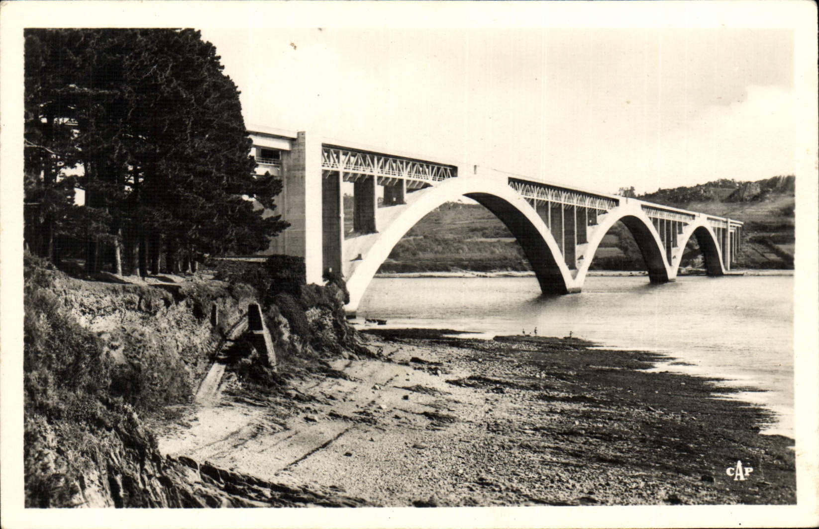 CPA Plougastel Daoulas Le Pont