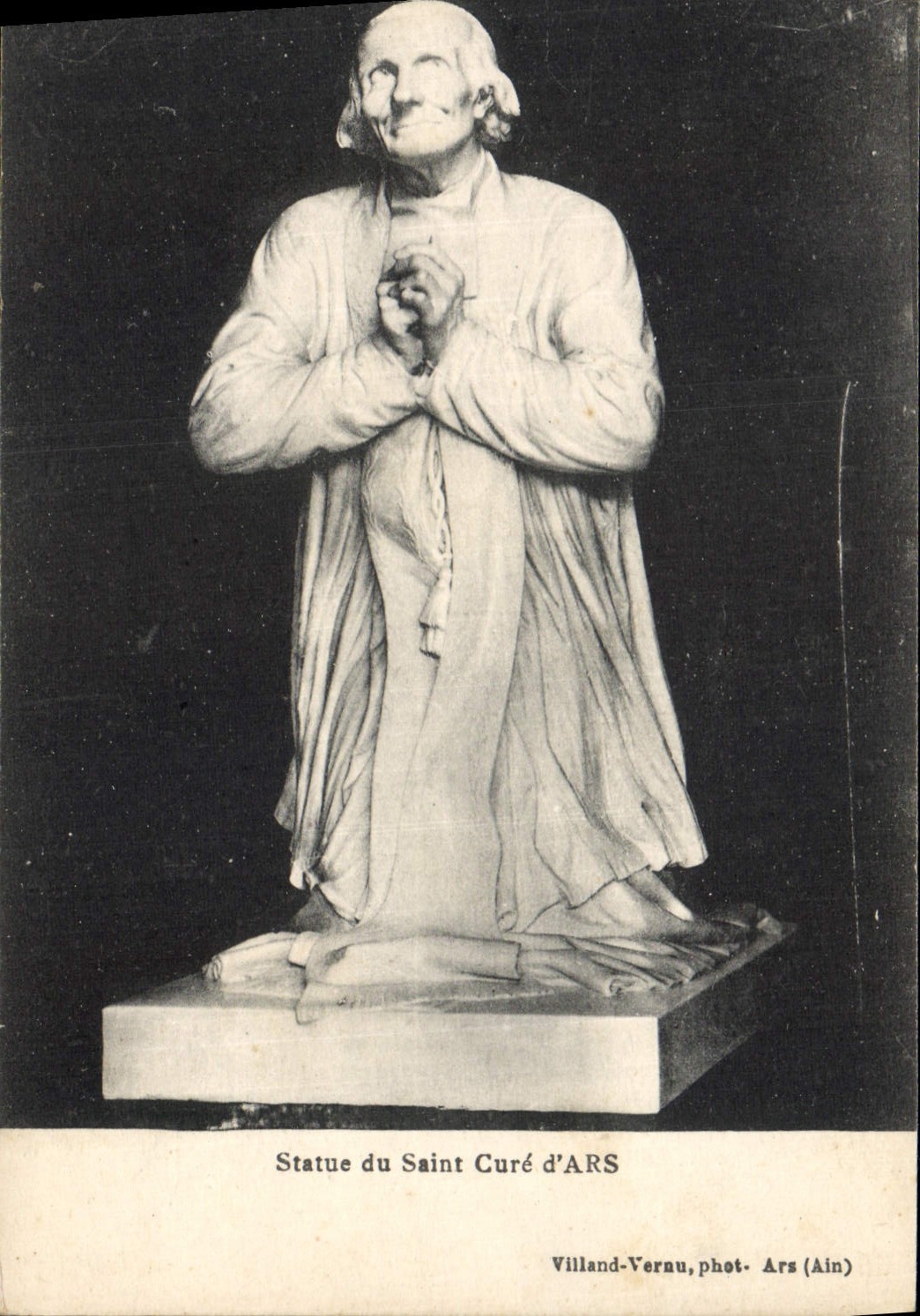 CPA Statue du Saint Cure d'Ars