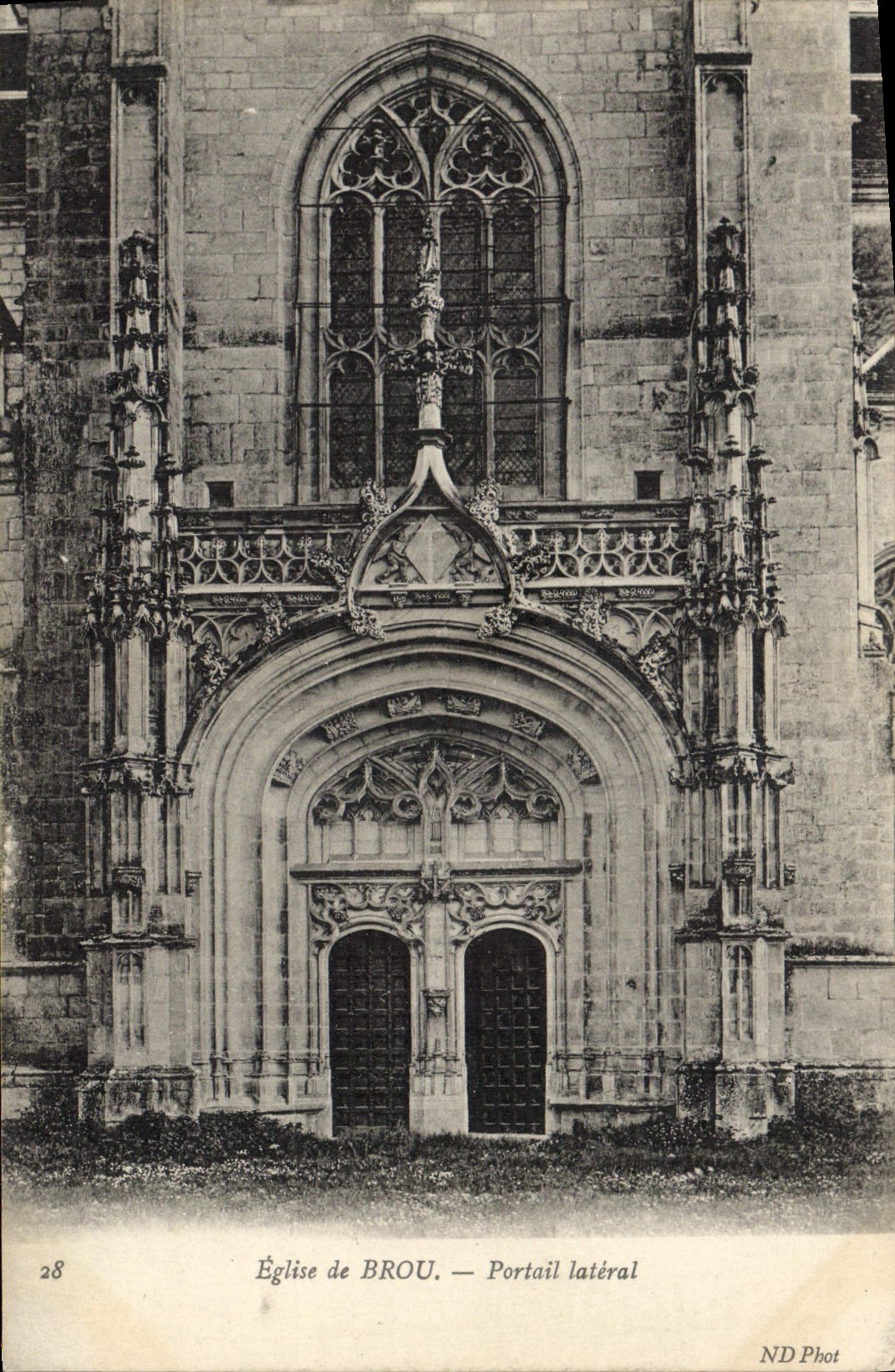 CPA Bourg Eglise de Brou Portail Lateral