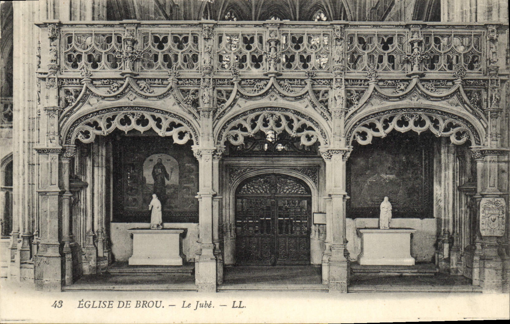 VINTAGE POSTCARD Borough Church of Husks Jube