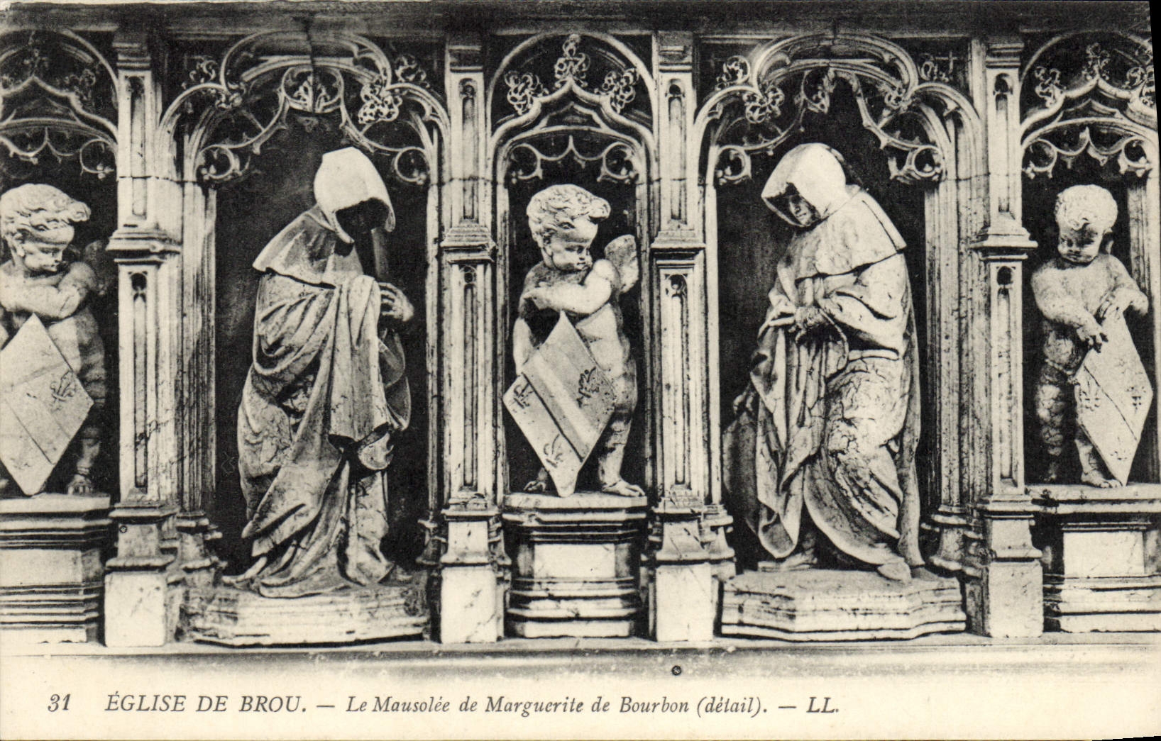 VINTAGE POSTCARD Borough Church of Husks the Mausoleum of Marguerite de Bourbon