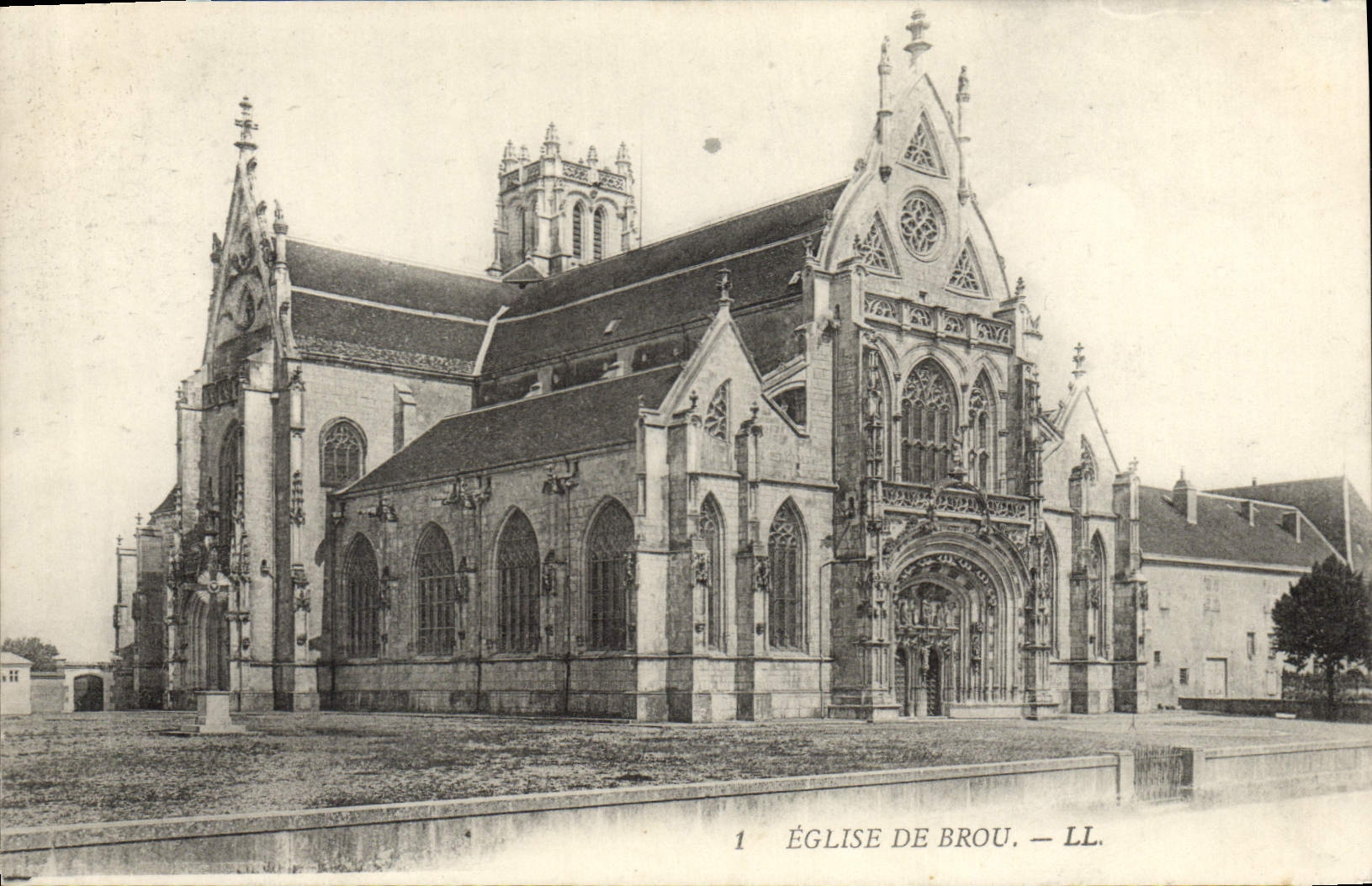 CPA Bourg Eglise de Brou