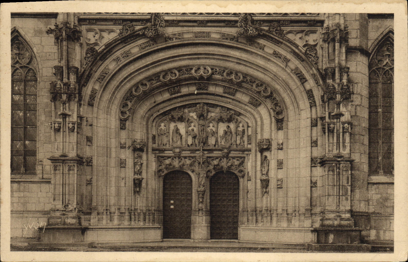 CPA Bourg Eglise de Brou Le Portail
