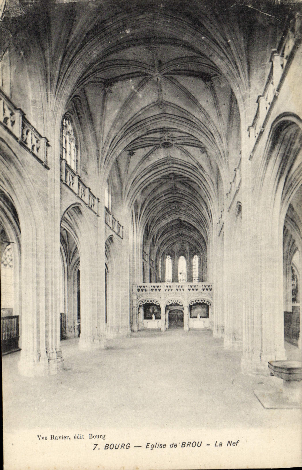 CPA Bourg Eglise de Brou La Nef
