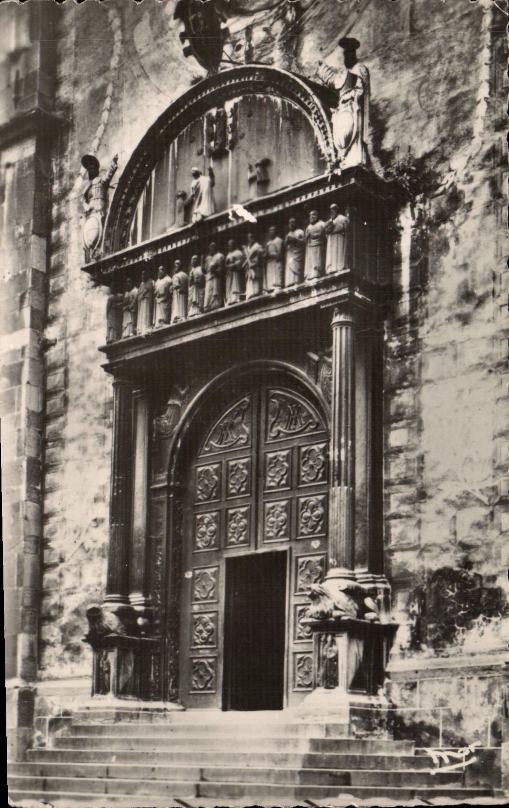 MODERN CARD Gate of the Cathedral Tends