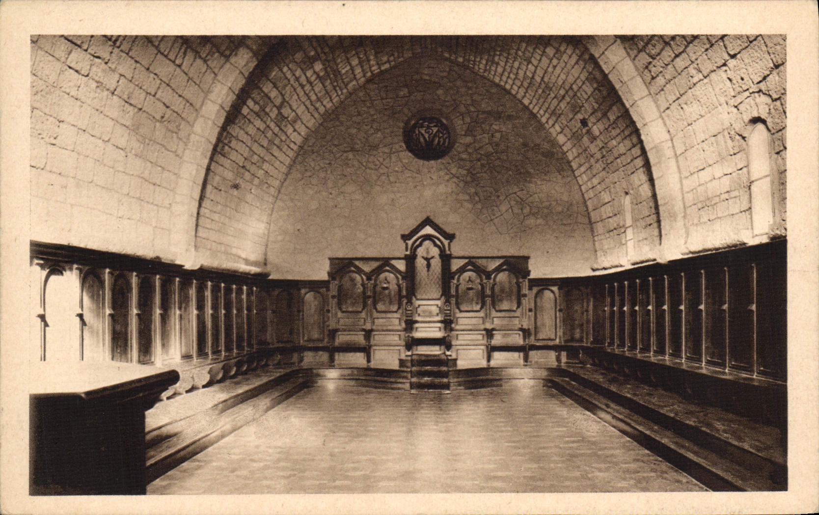 VINTAGE POSTCARD Abbey of Nd of Lerins Island Saint Honorat Chapter house