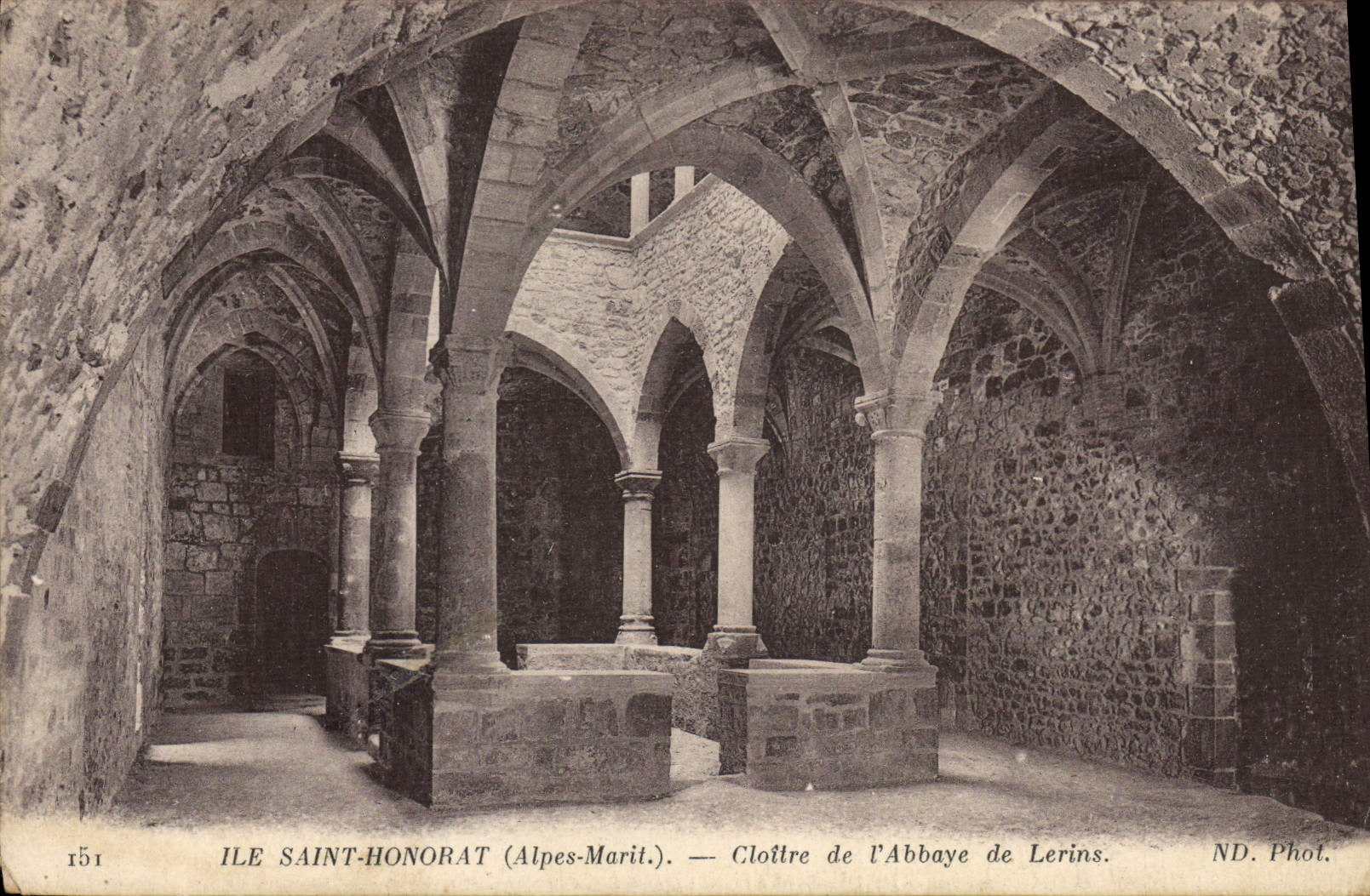 CPA Ile Saint Honorat Cloitre de l'Abbaye de Lerins