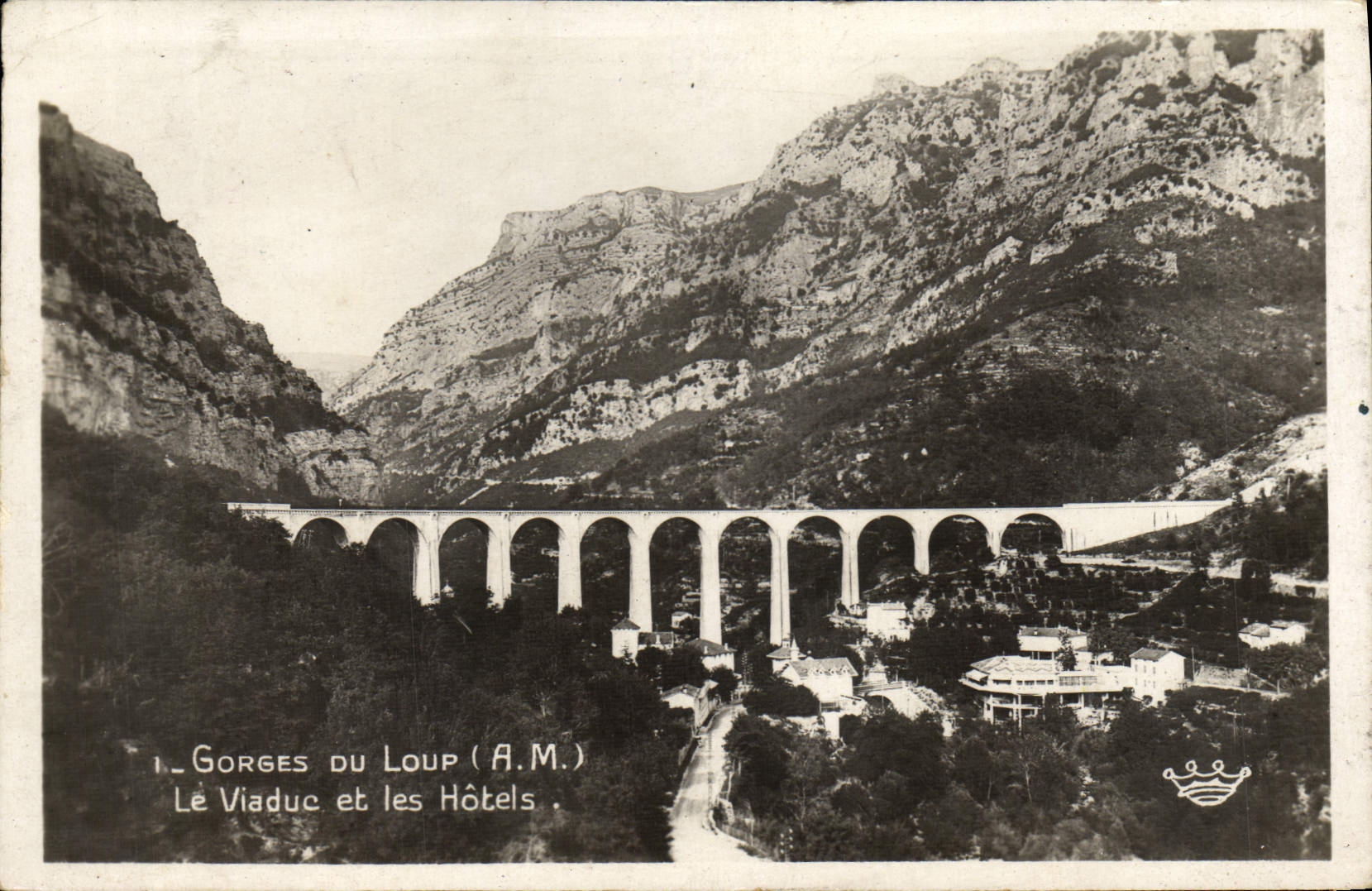 CPM Gorges Du Loup Le Viaduc et les Hotels