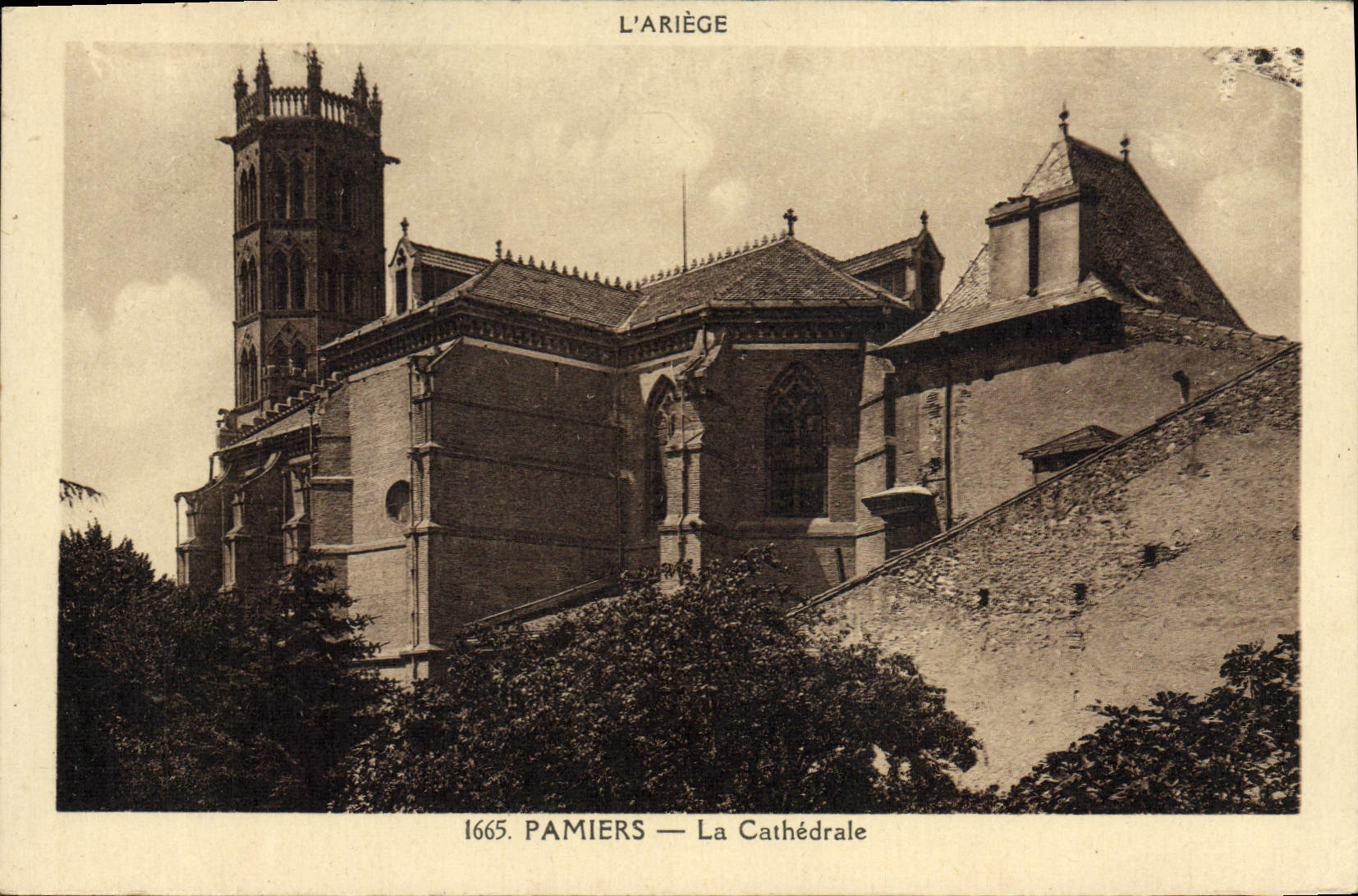 VINTAGE POSTCARD Pamiers the Cathedral