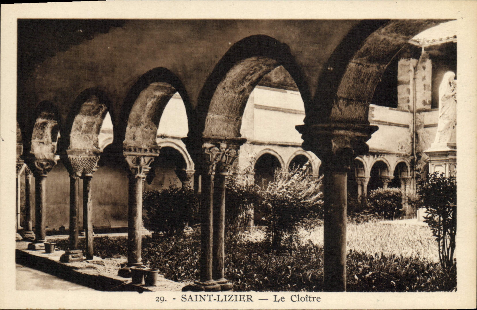 VINTAGE POSTCARD Holy Lizier the Cloister