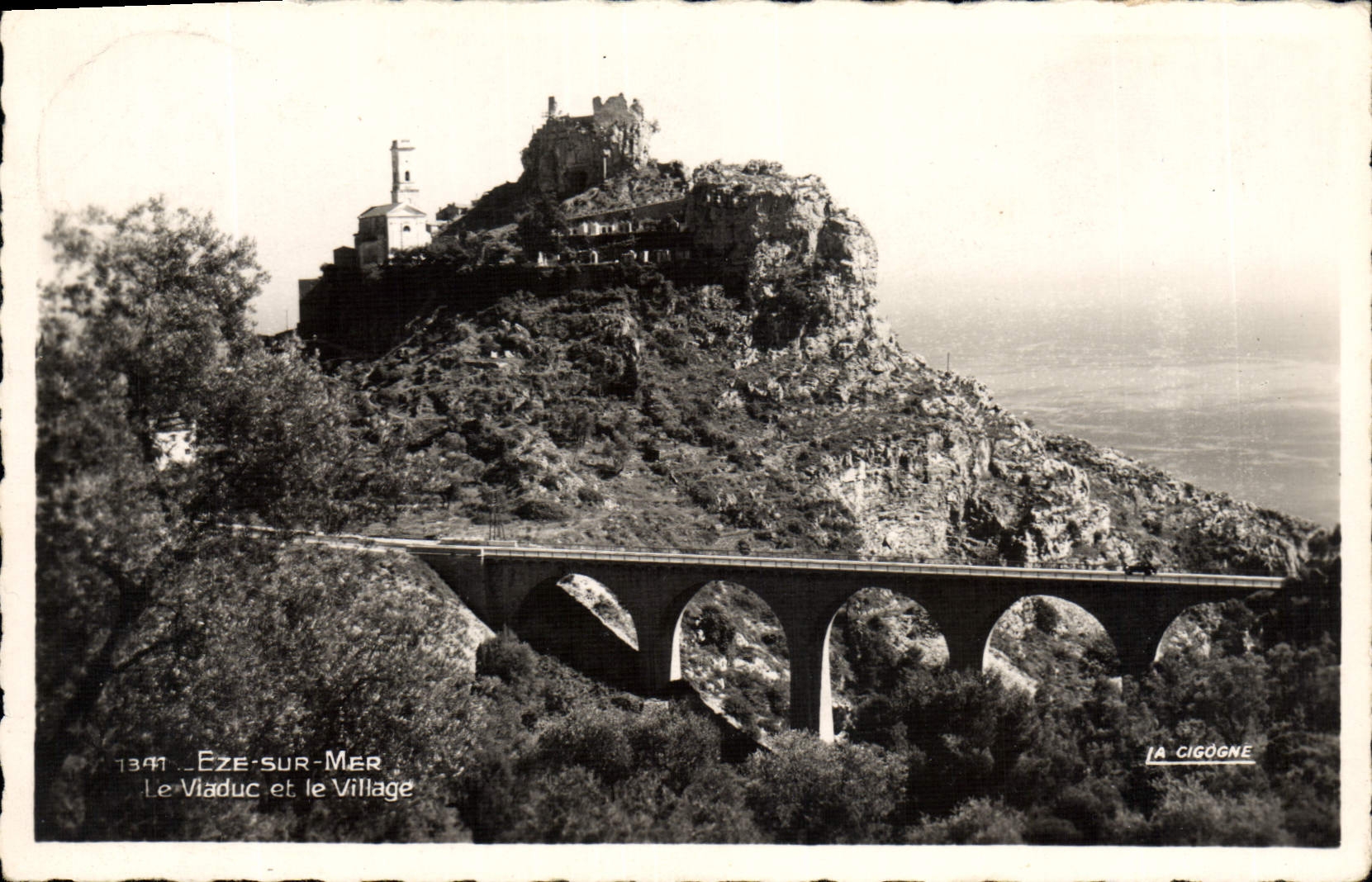 POSTAL MODERNA Eze en el mar el viaducto y la aldea