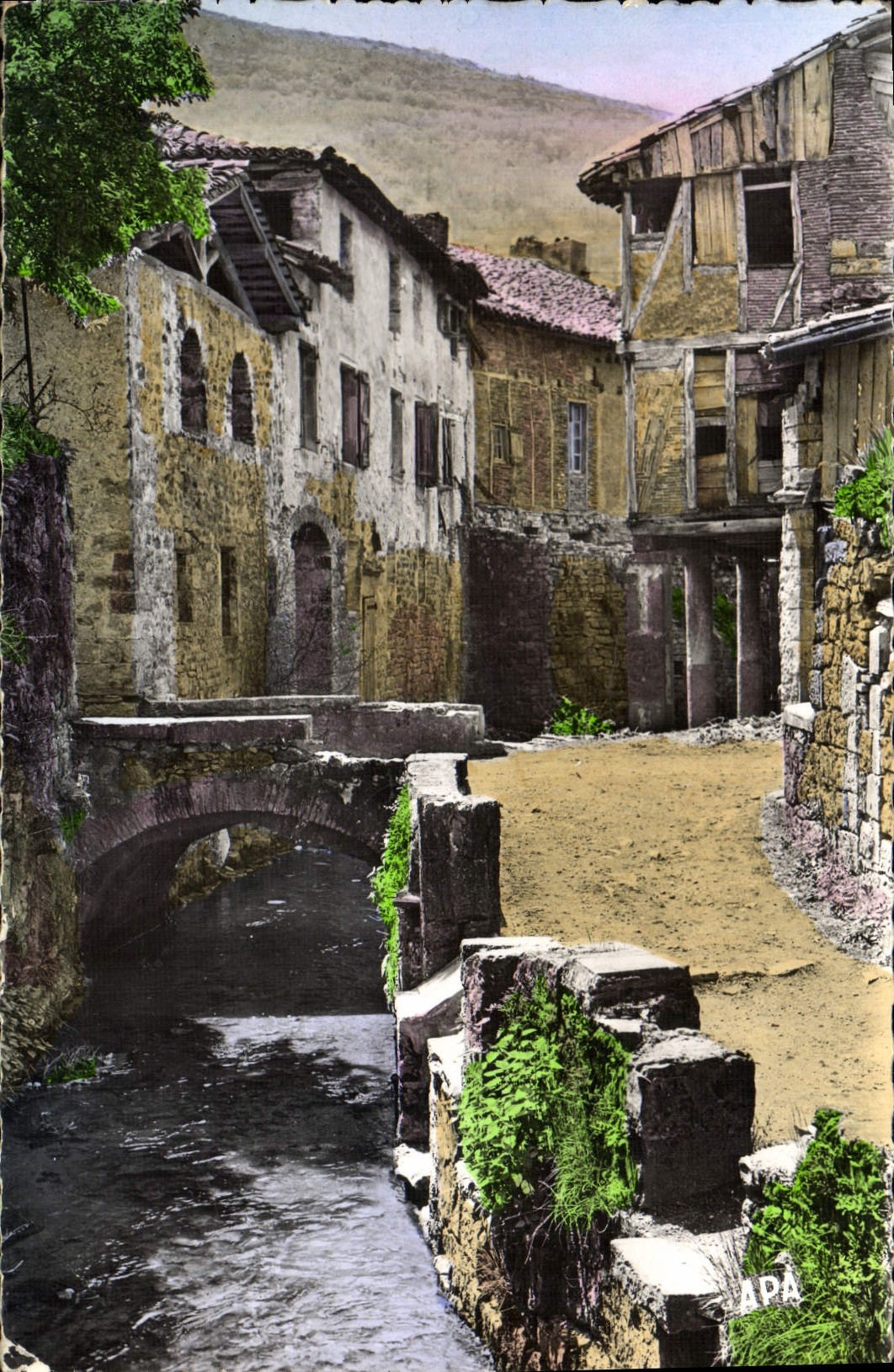 CPM St Antonin Noble Val Canal Et Substructions Des Maisons