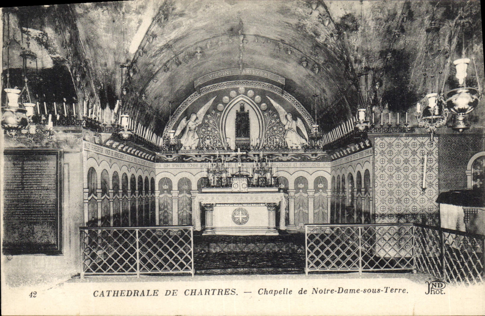 Cámara acorazada de Chartres de la POSTAL de la VENDIMIA de Notre Dame bajo tierra