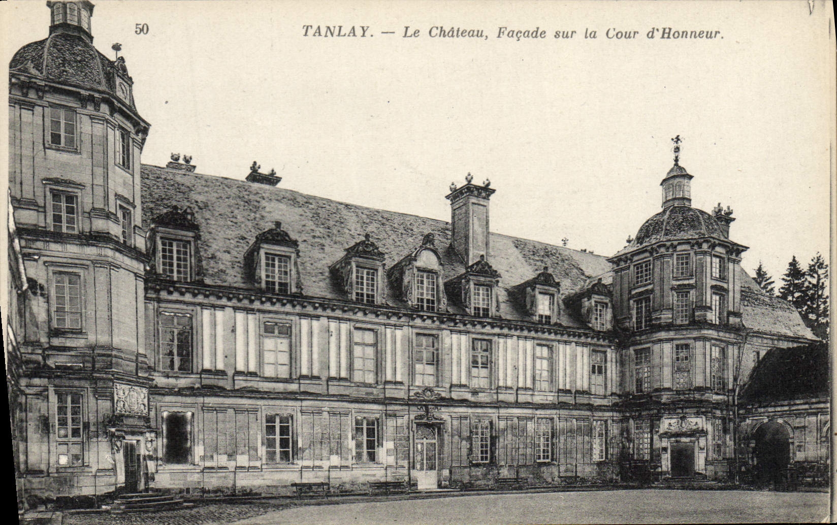 CPA Tanlay Le Chateau Facade Sur La Cour D'Honneur