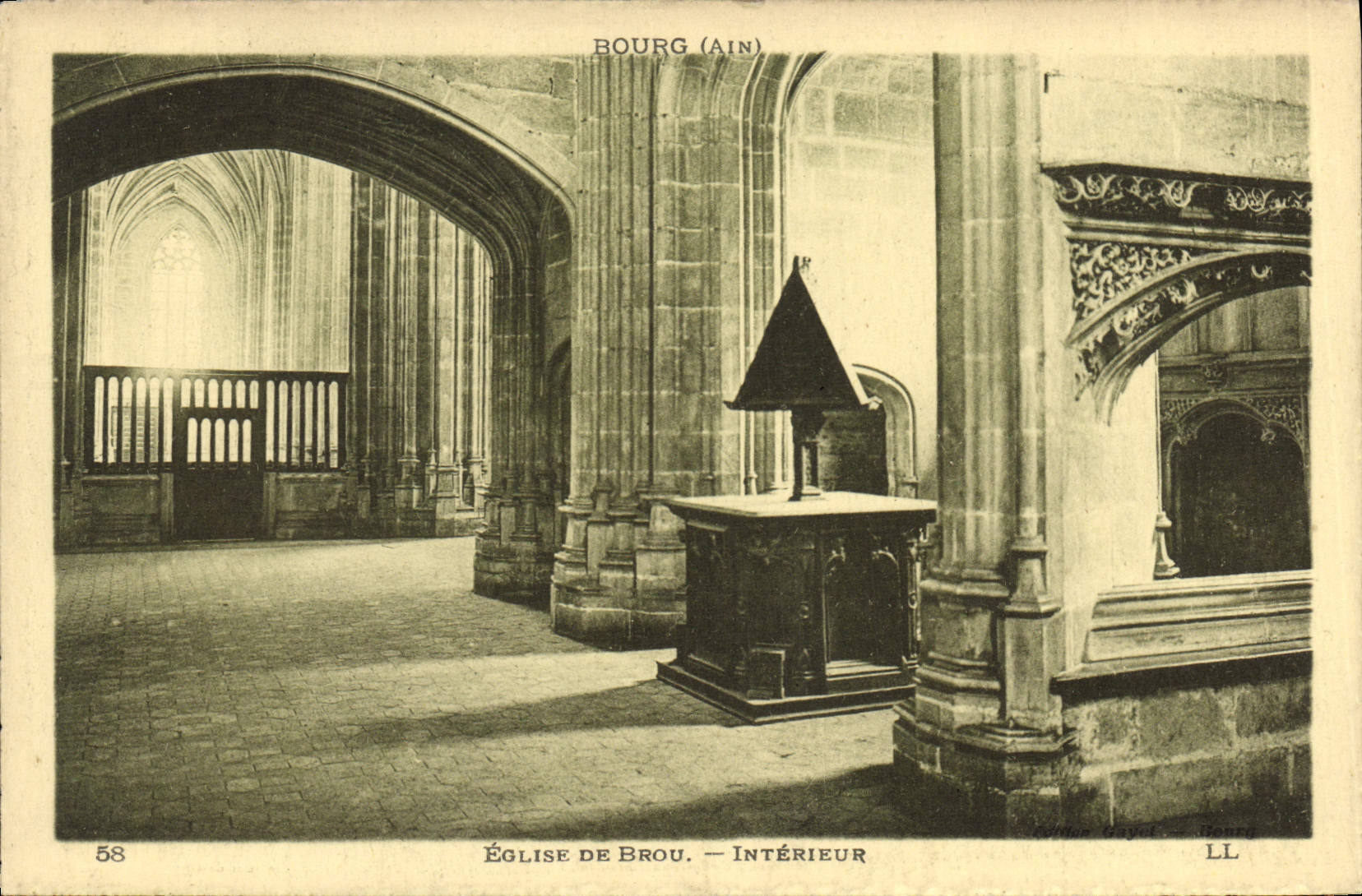 Iglesia de la ciudad de la POSTAL de la VENDIMIA de cáscaras interiores