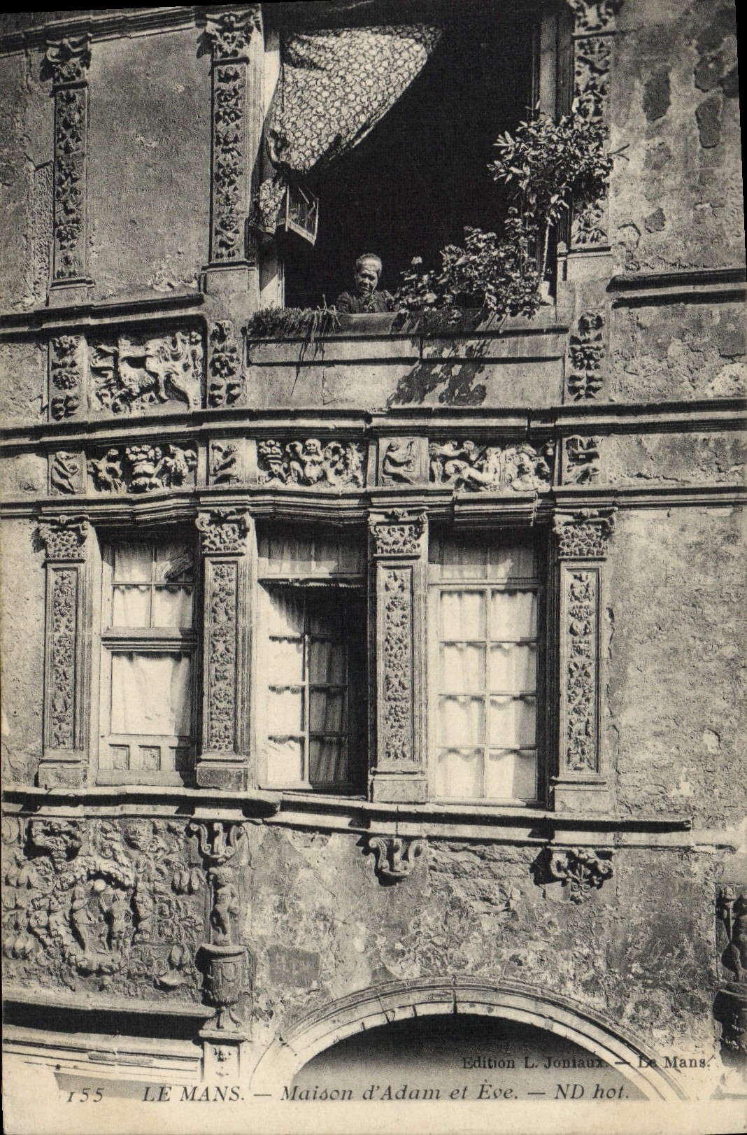 CPA Le Mans Maison D'Adam Et Eve