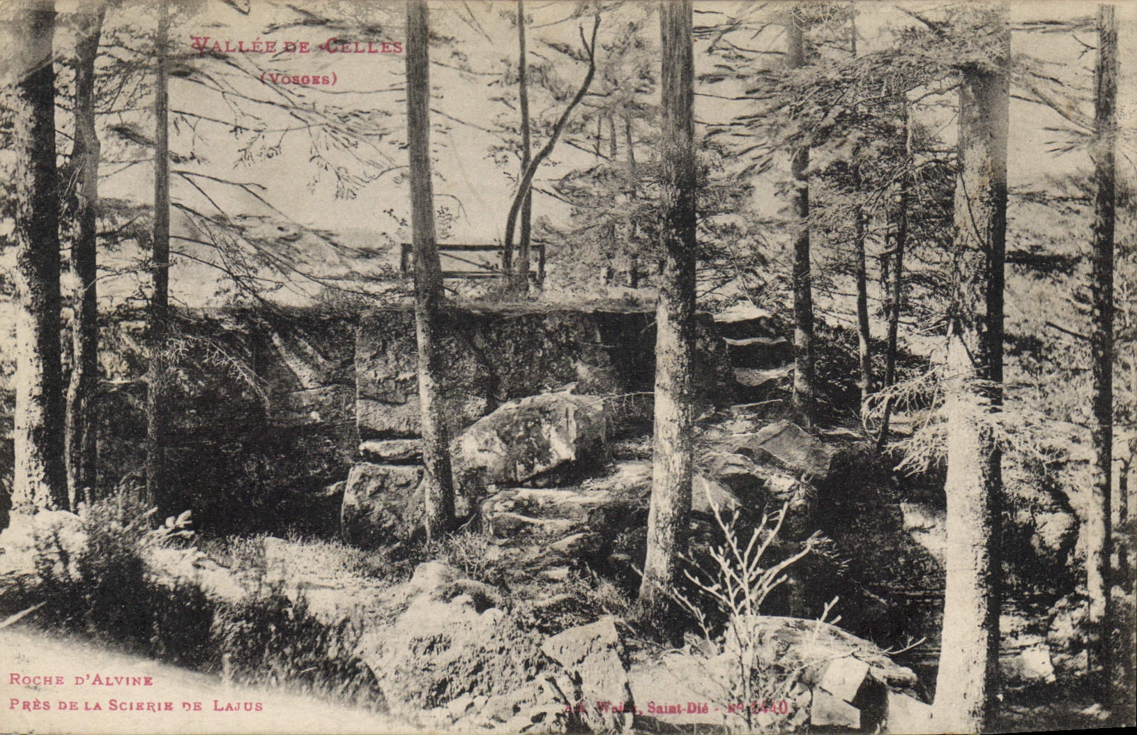 Valle de la POSTAL de la VENDIMIA de ésos roca de alvino cerca de la serrería de Lajus