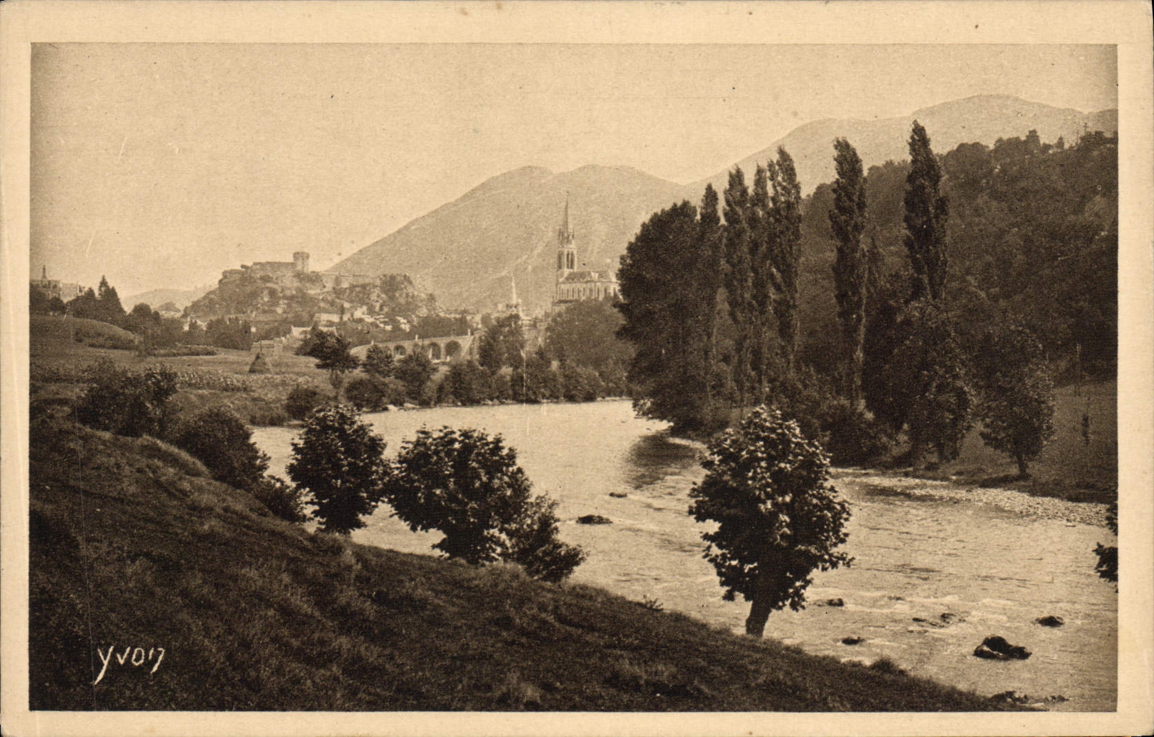 POSTAL de la VENDIMIA la opinión de Pyrenees de puertas