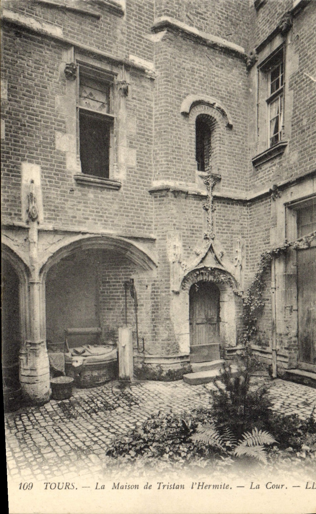 VINTAGE POSTCARD Tours the House De Tristan the Hermit court