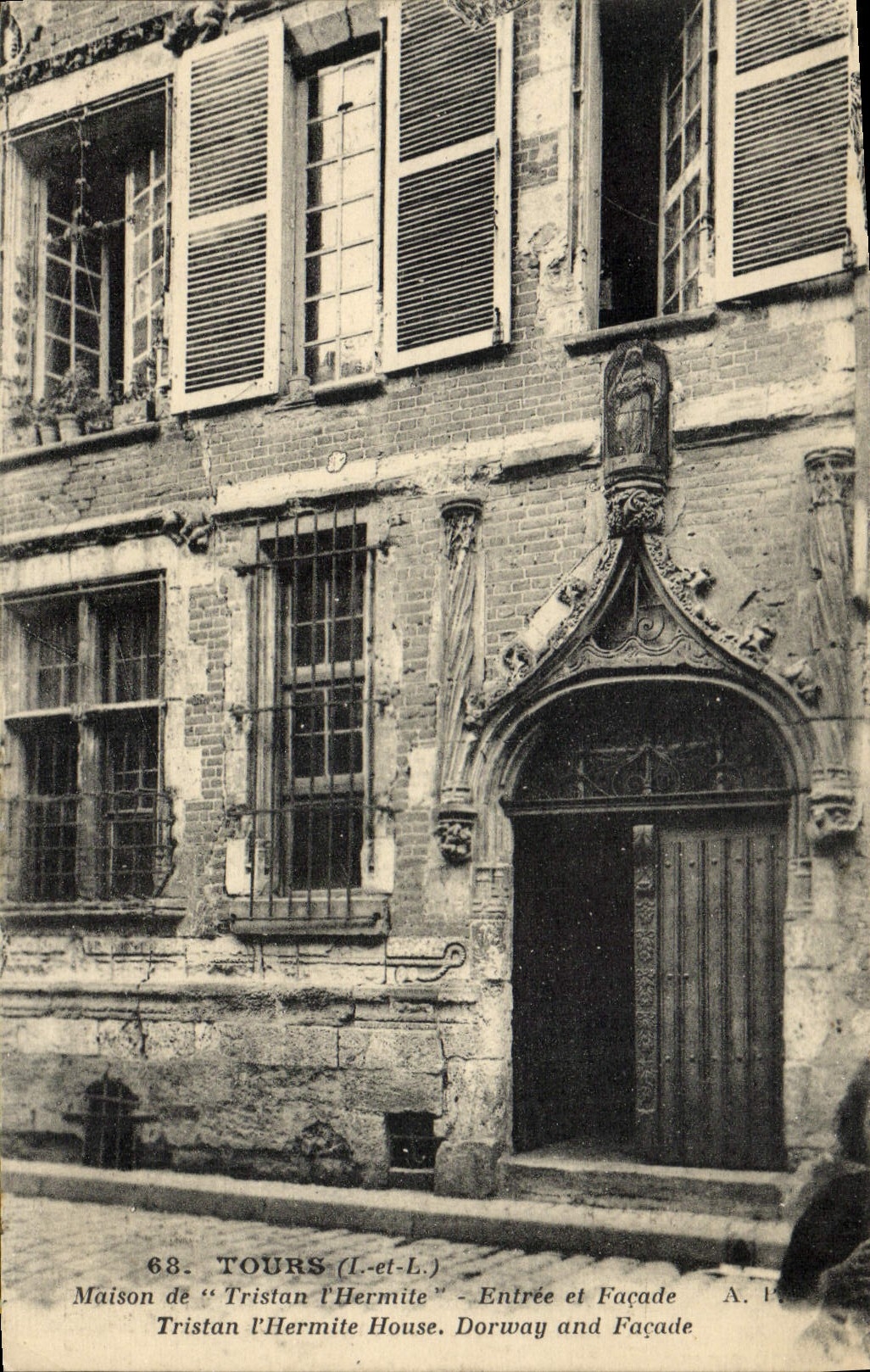 CPA Tours Maison De Tristan l'Hermite Entree et facade 