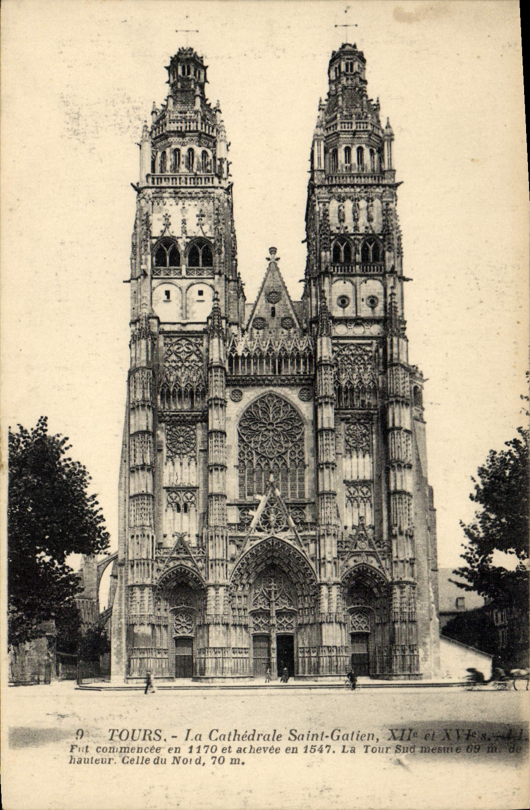 VINTAGE POSTCARD Tours the Cathedral Gatien Saint