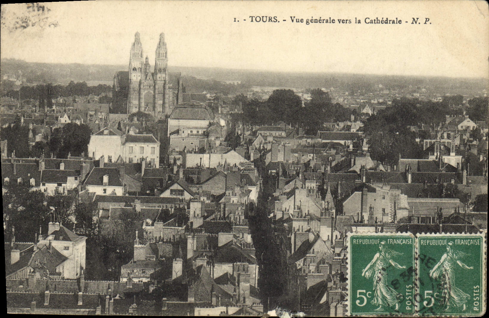 CPA Tours Vue Generale Vers La Cathedrale