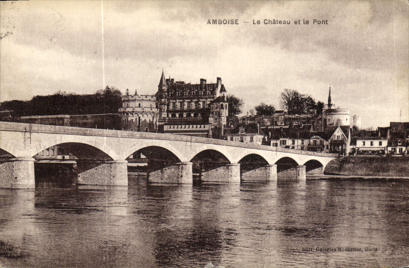 CPA Amboise Le Chateau Et Le Pont