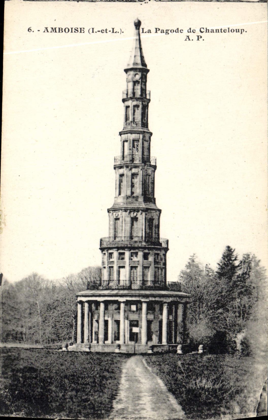 VINTAGE POSTCARD Amboise the Pagoda De Chanteloup