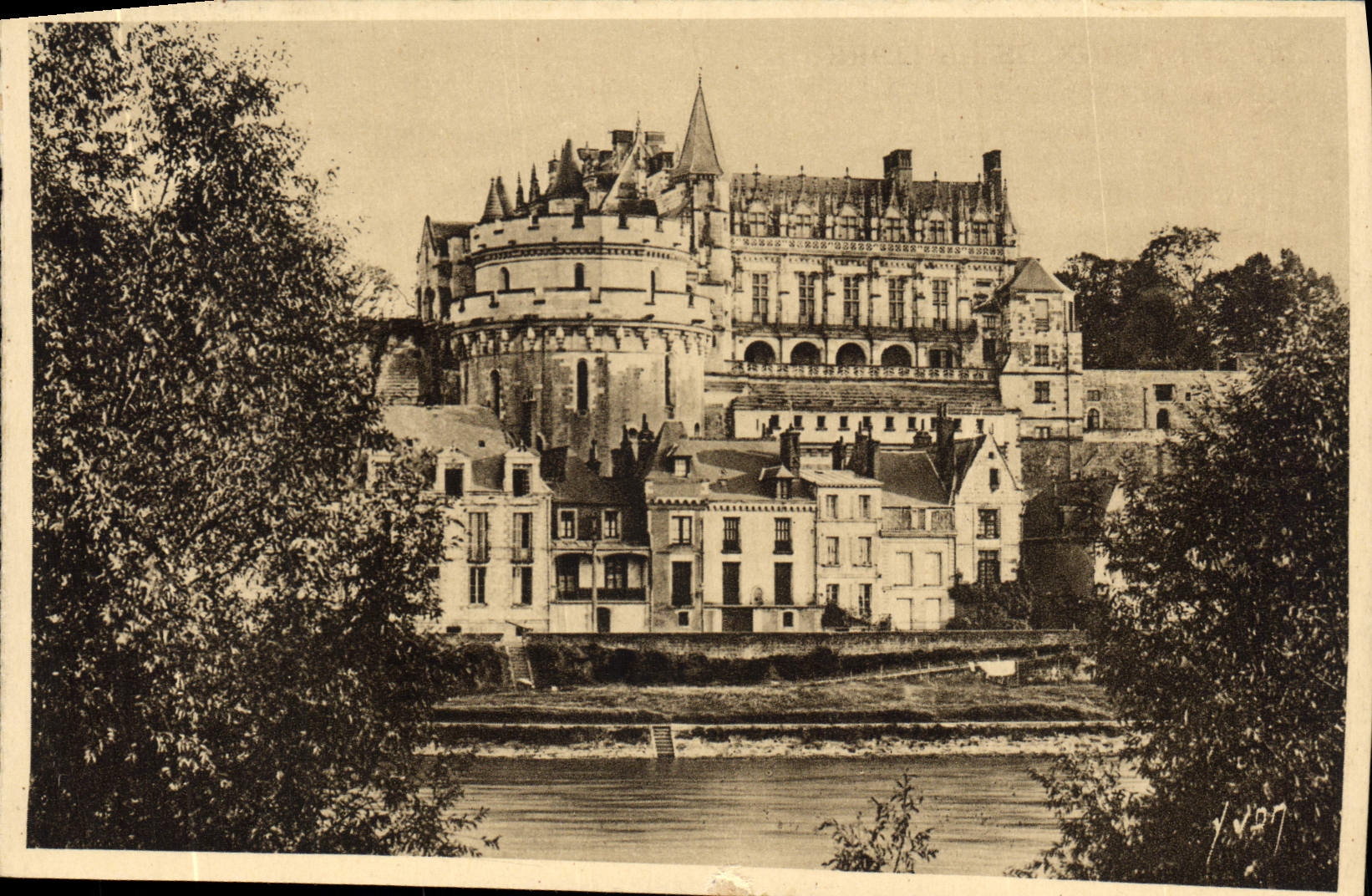 VINTAGE POSTCARD Amboise Seen Of the Edge Of the Loire