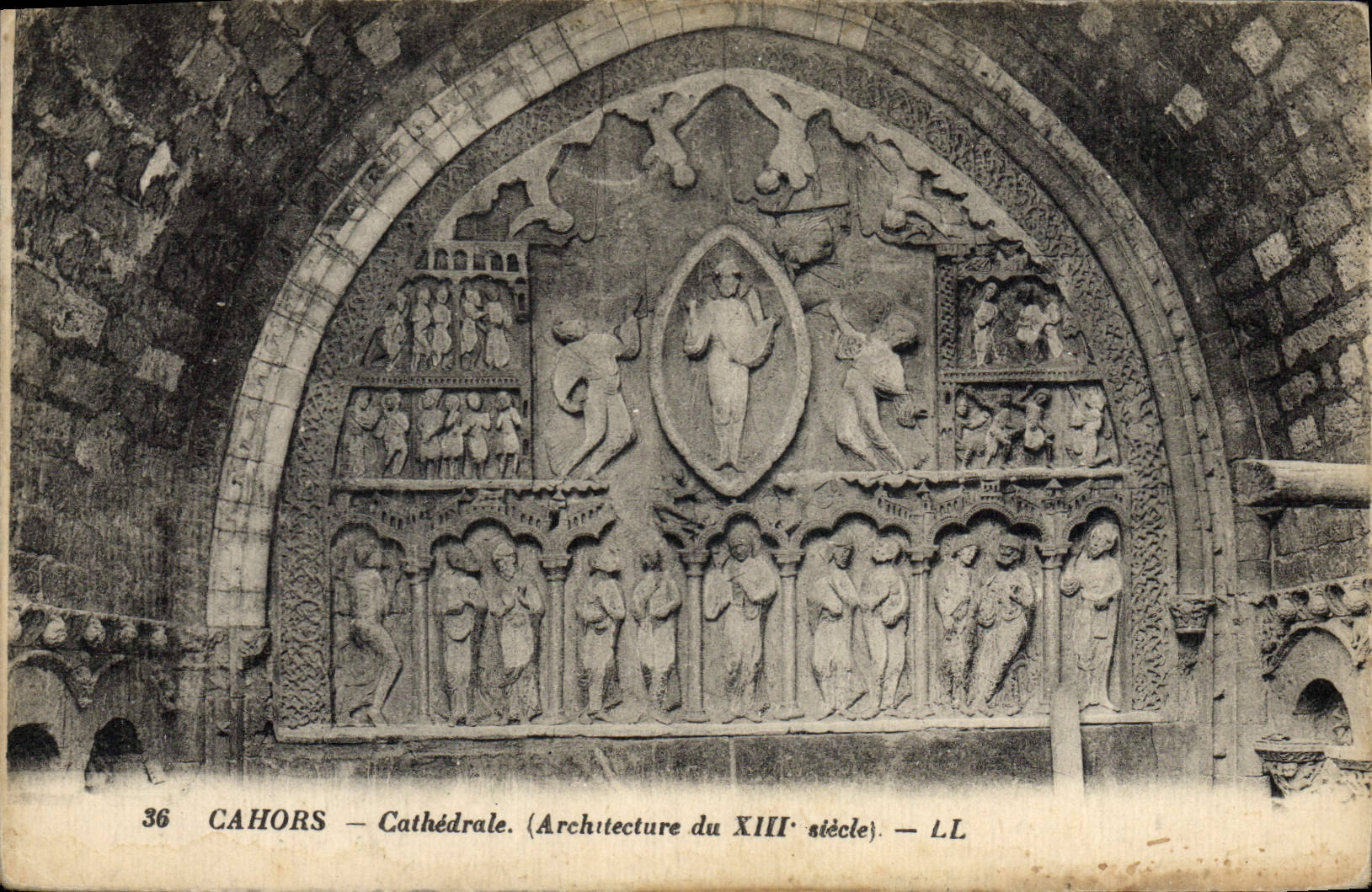VINTAGE POSTCARD Cahors Cathedral