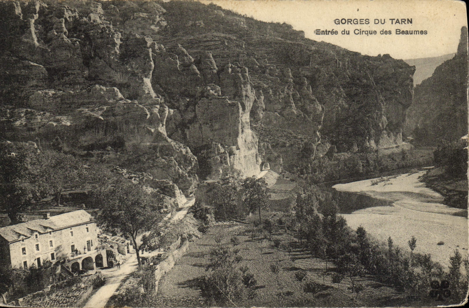 VINTAGE POSTCARD Gorges of the Tarn Entered Of the Circus Of Beaumes