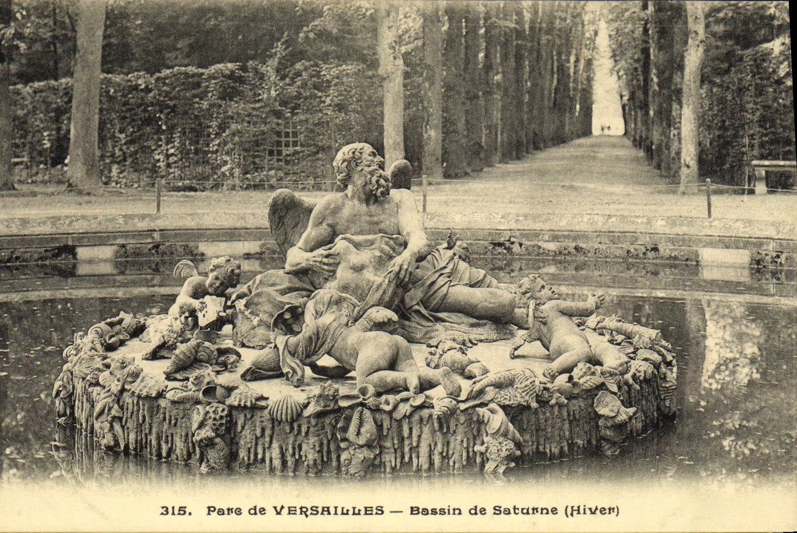 CPA Versailles Bassin De Saturne Hiver