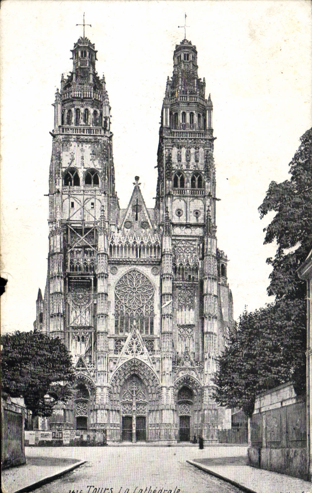 CPA Tours La Cathedrale