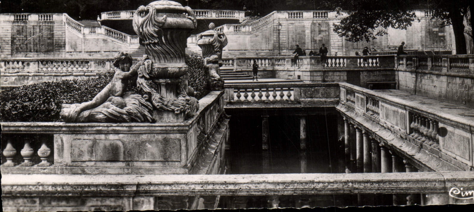MODERN CARD Nimes Les Bains Roman